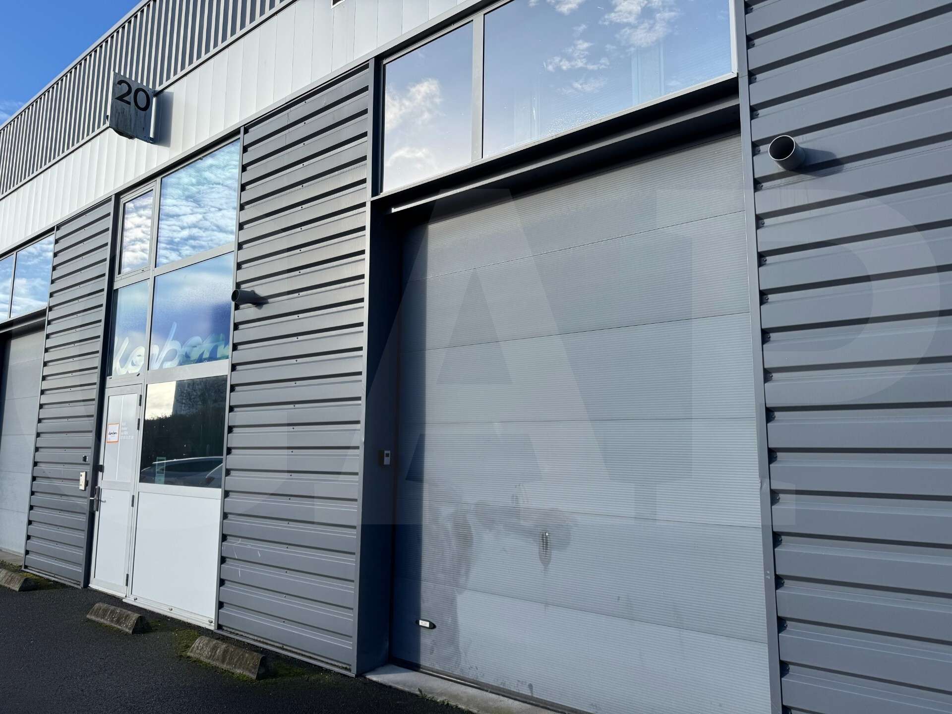 Local d’activité 180m² à louer ZI Sud-Est à Cesson
