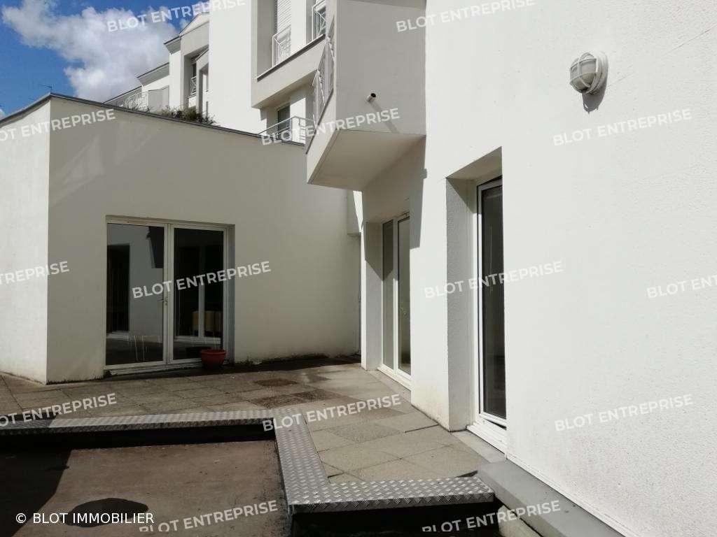 Location plateau de bureaux 81m² RDC Nantes centre