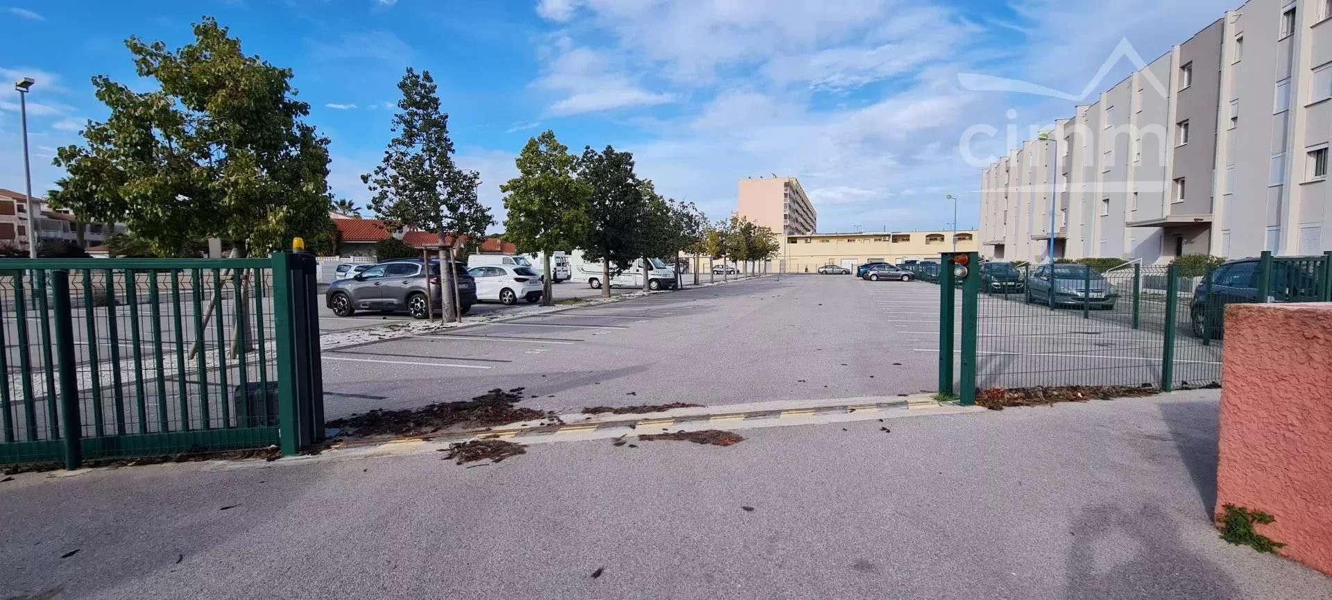 Vente places de parkings à St Cyprien Port