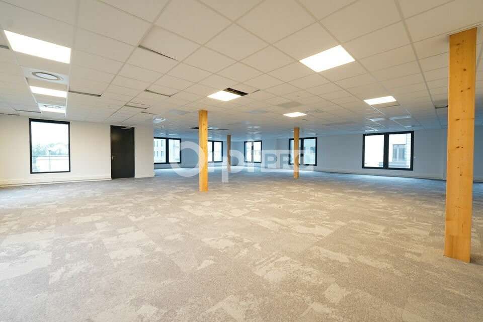 Bureaux de 1076m² à louer à Sainte Foy les Lyon