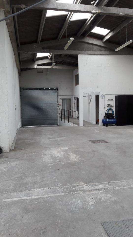 Local d'activités 267m² à louer à Saint Nazaire