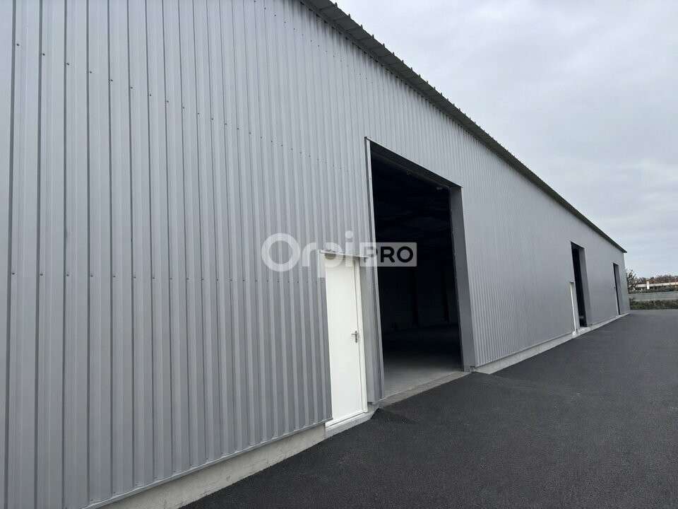 Local d'activité de 690m² à vendre à Vedène