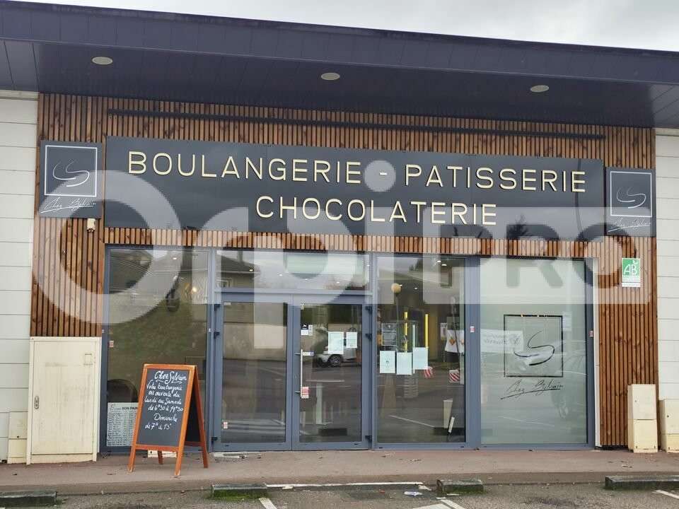 Local excellente visibilité à louer à Panazol 