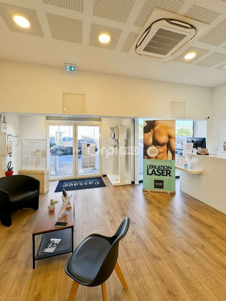A louer local commercial 172m² à La Seyne-sur-Mer