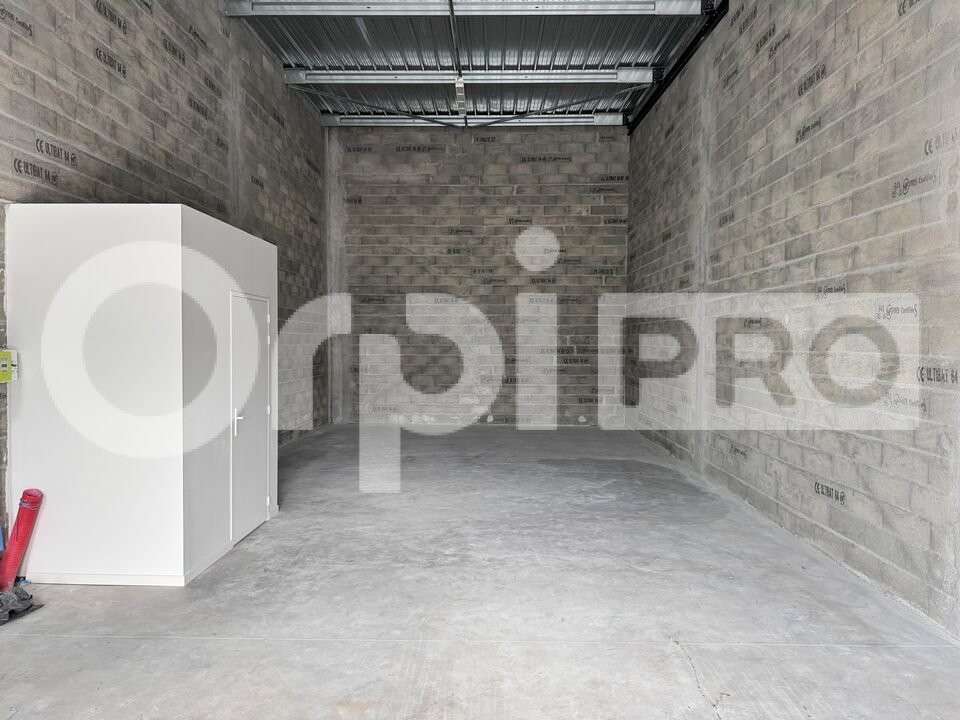 LOCAL NEUF 90 M² - SORTIE A63 - BÉNESSE-MAREMNE