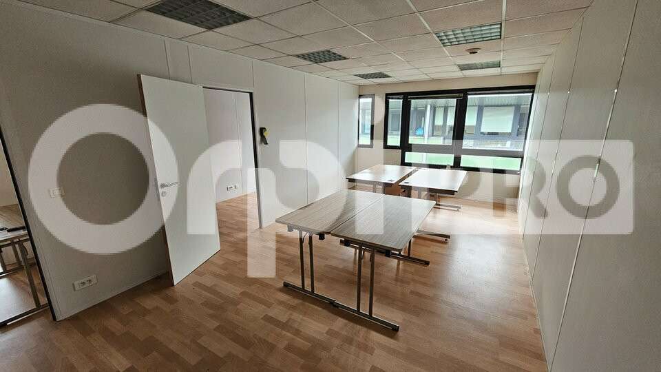 Bureaux lumineux aménagés à louer à Canéjan