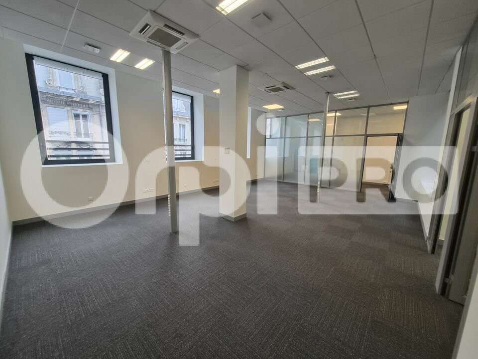 Très beaux bureaux 131m² à louer à Reims centre