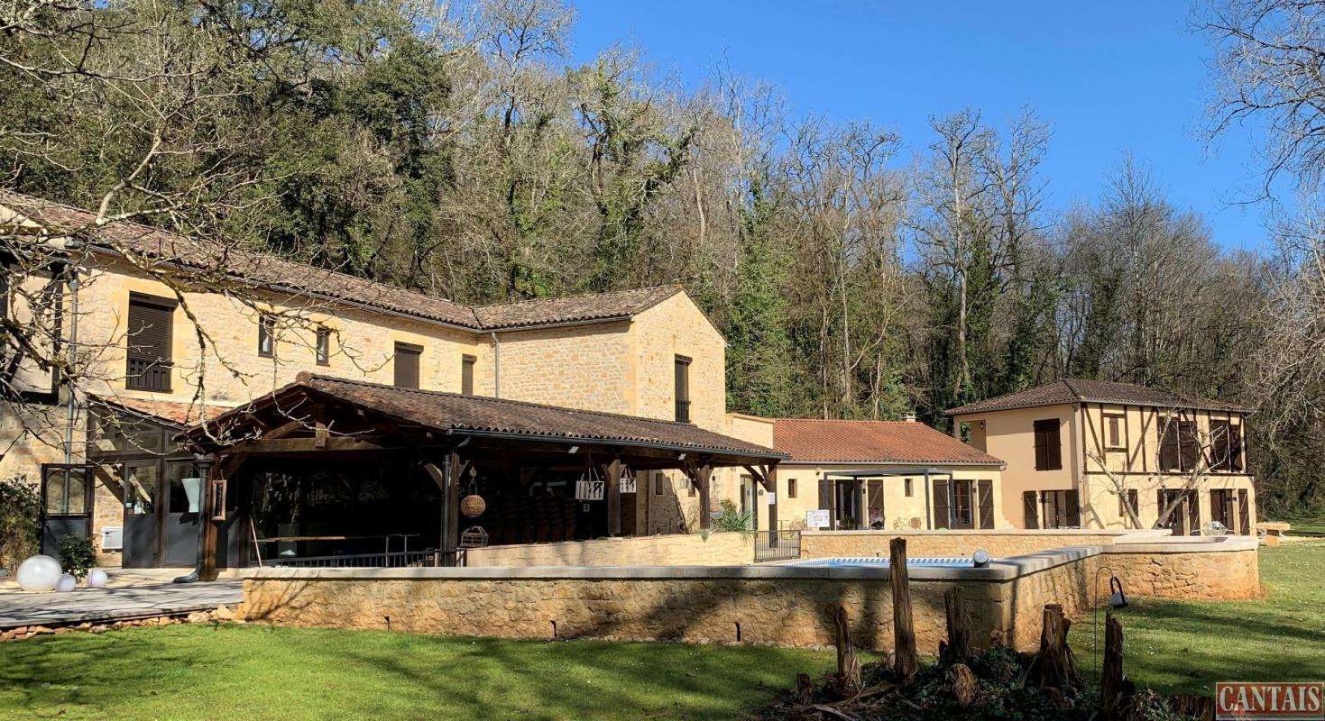 Cède hôtel bureau 20 chambres Quercy sur Périgord