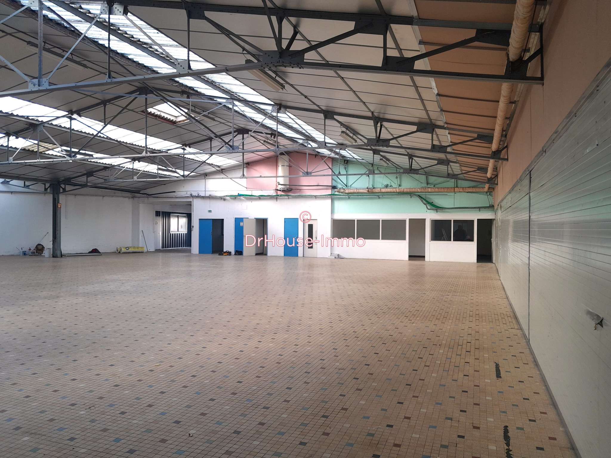 Bâtiment d'activités 800m² à Saint-Florent-le-Viei