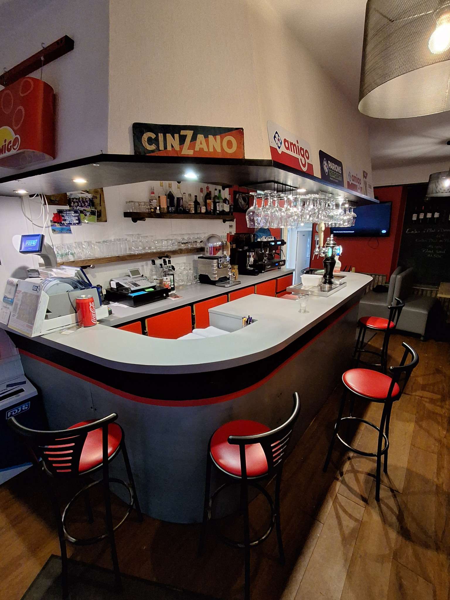 Vente bar restaurant traiteur avec logement à Caen