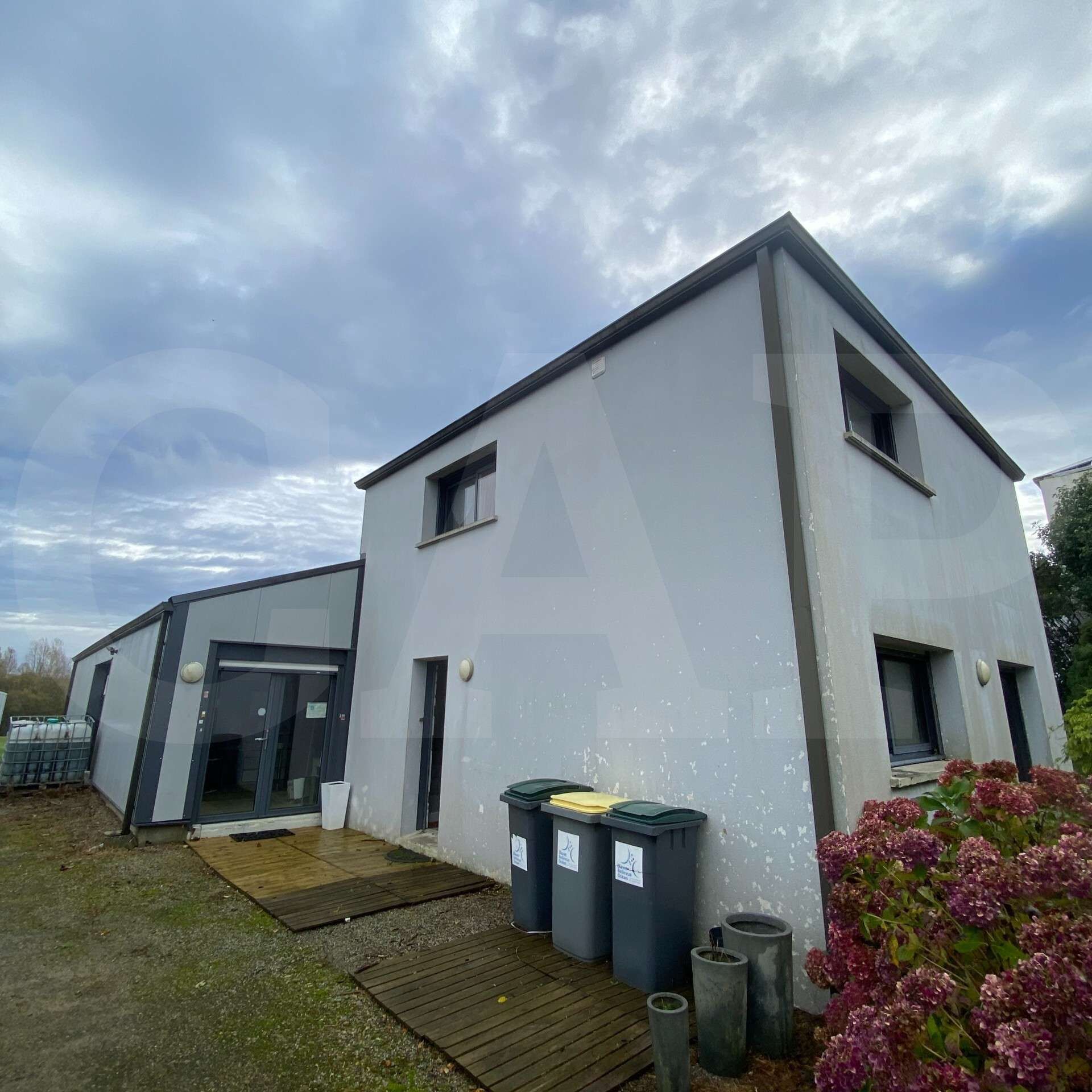 A vendre local d'activité 273m² à Merlevenez