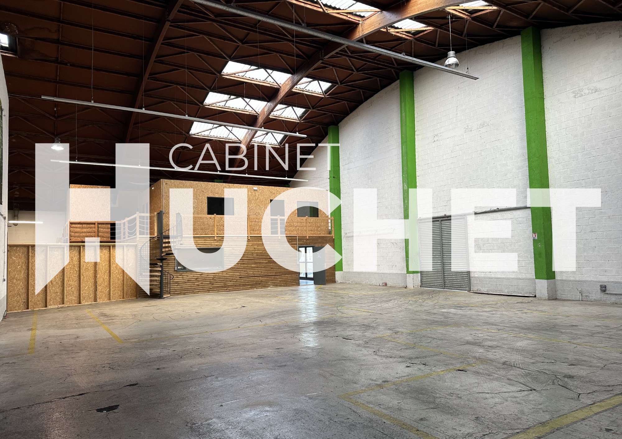 À louer local d'activité 390m² à Mondeville
