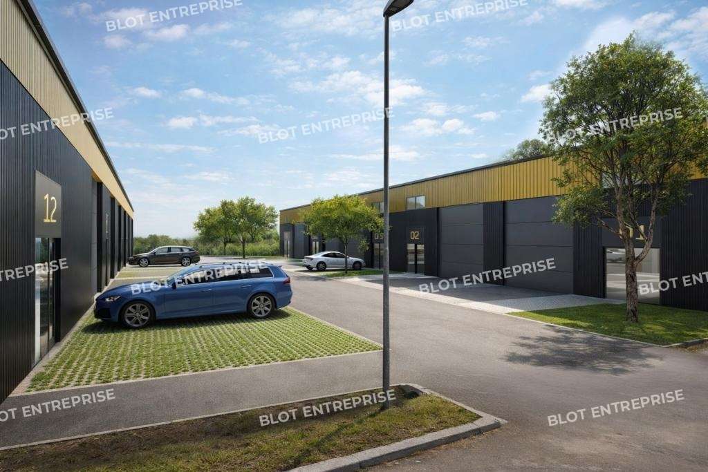 A vendre cellule d'activités 100m² à Malville