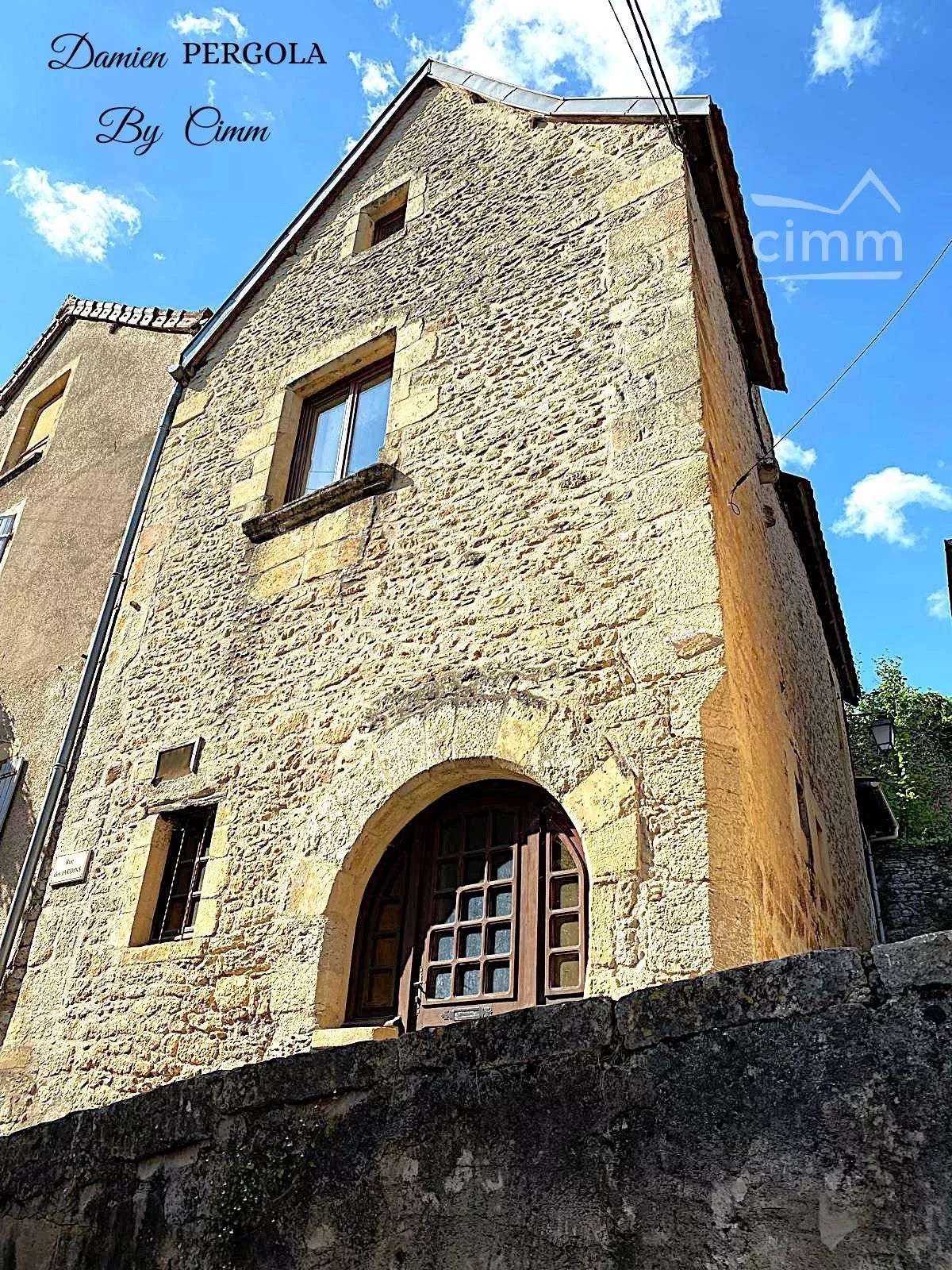 AV immeuble rapport 81m² centre Montignac-Lascaux