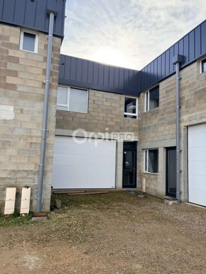 Local d'activité de 304m² à louer à Champfleury