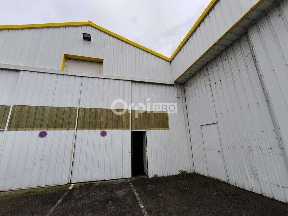 A louer entrepôt 230m² proche A20 Brive Ouest