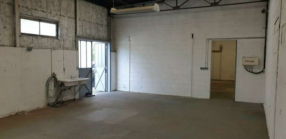 A louer entrepôt 140m² à Saint-Sébastien-sur-Loire