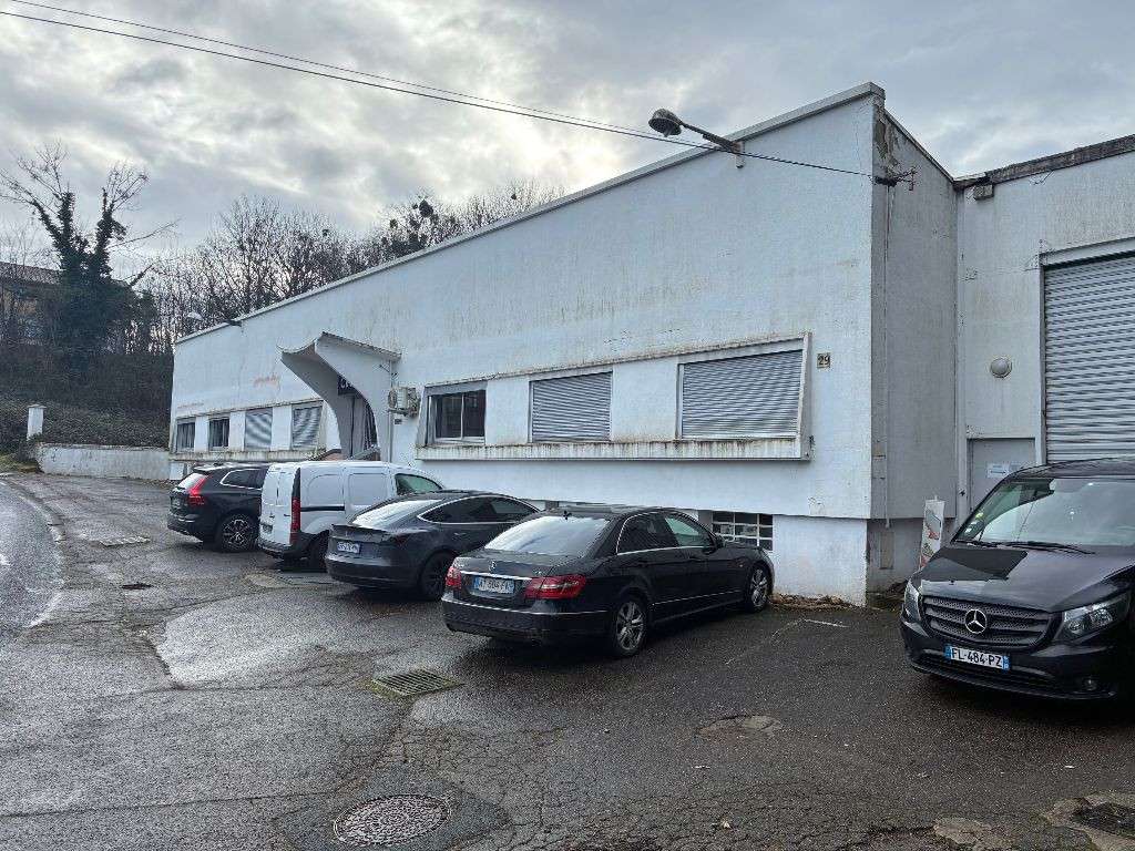Local d'activités à louer à Fontaines-sur-Saône