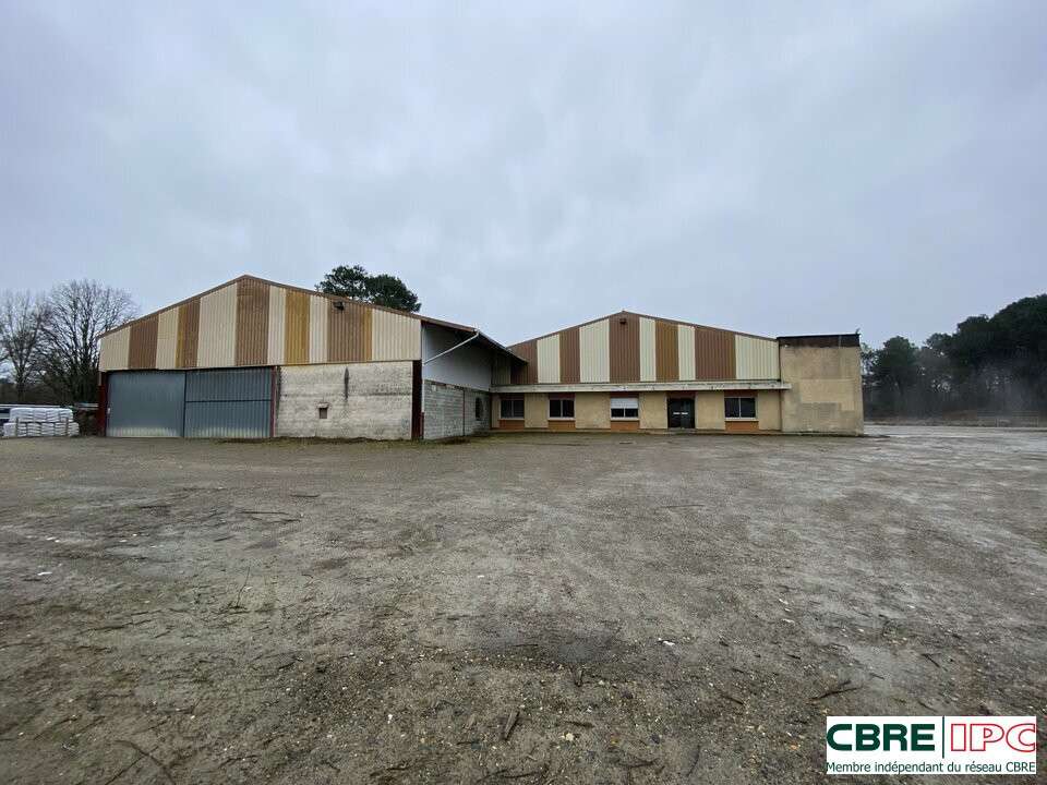 Vente local d'activités 1717m² à Mont-de-Marsan