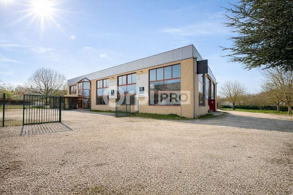Vente local d'activité 860m² à Taissy