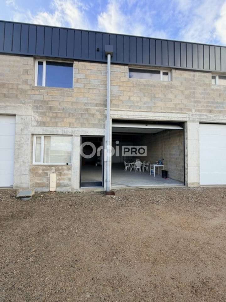 Local d'activité neuf 133m² à louer à Champfleury 