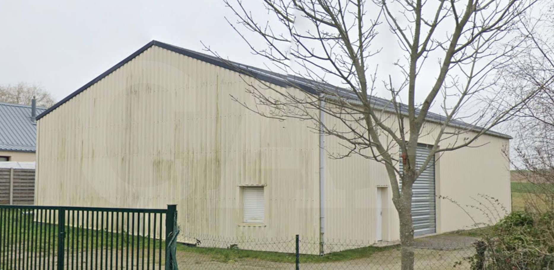 Vente local 300m² Saint-Coulomb zone de Bel Event