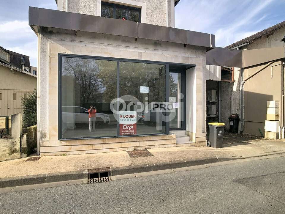 A louer local rénové de 60m² proche gare Terrasson