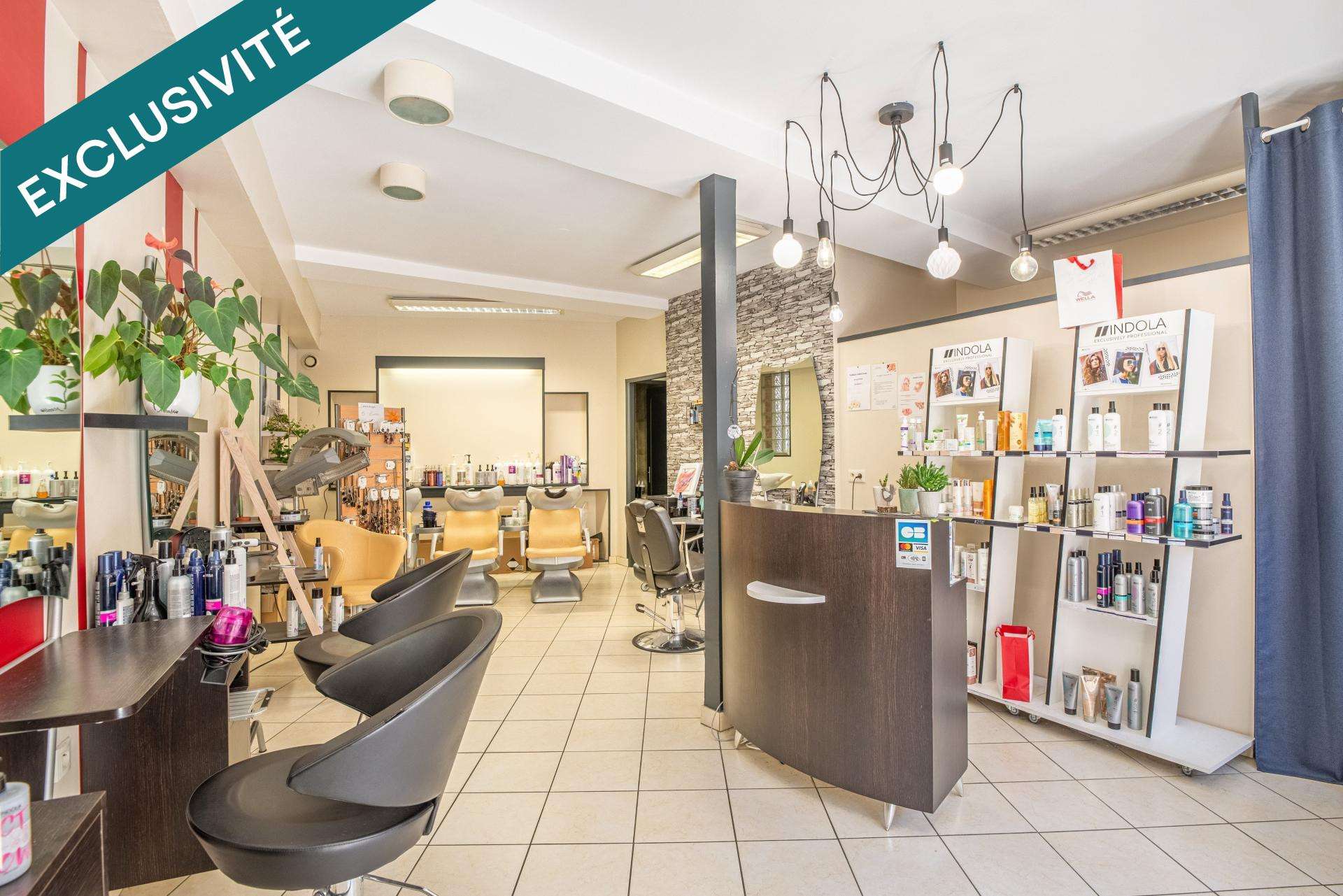 AV salon de coiffure au Bourgneuf-la-Forêt centre