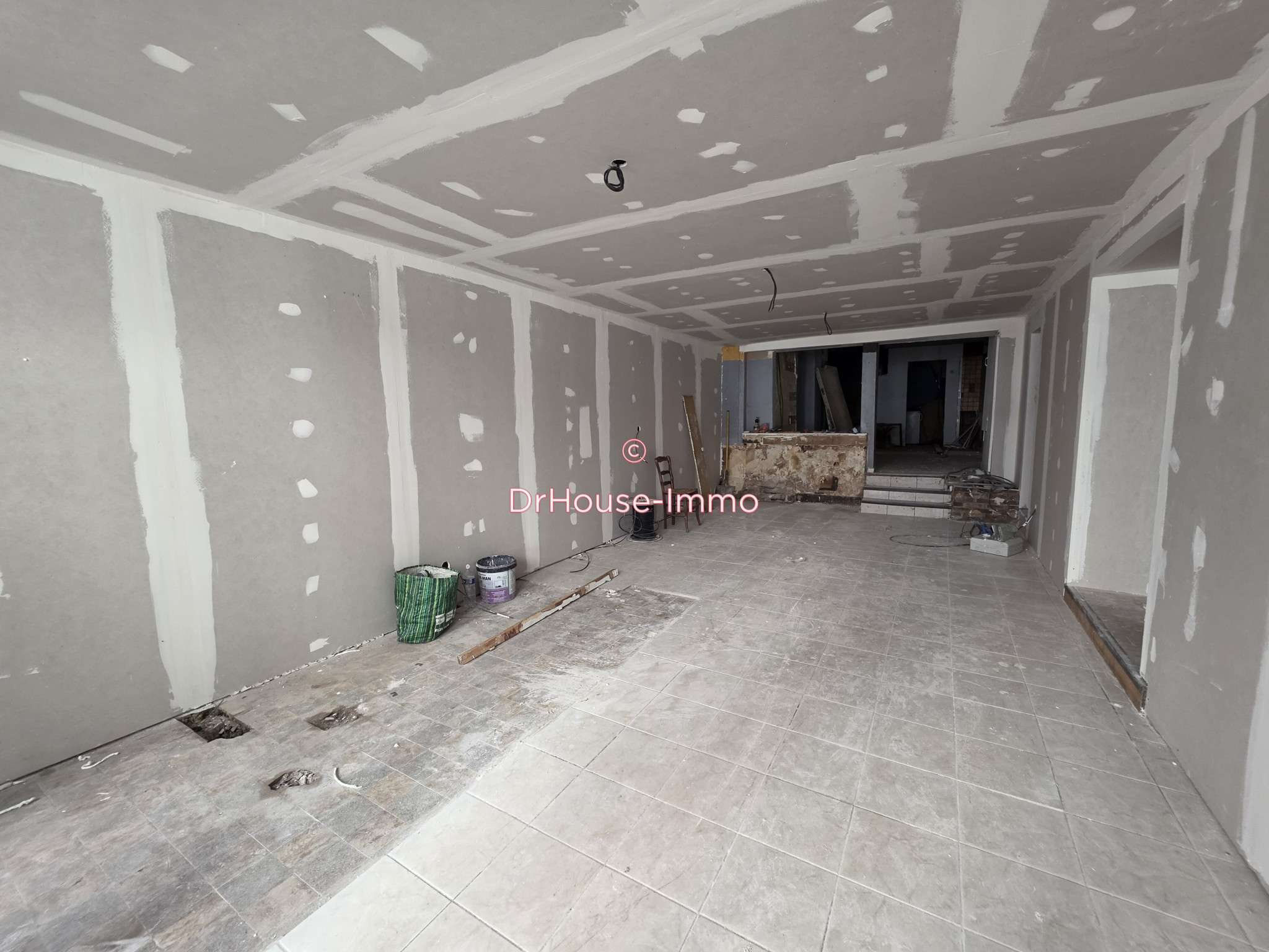 Local commercial 110m² à rénover à Dieppe centre