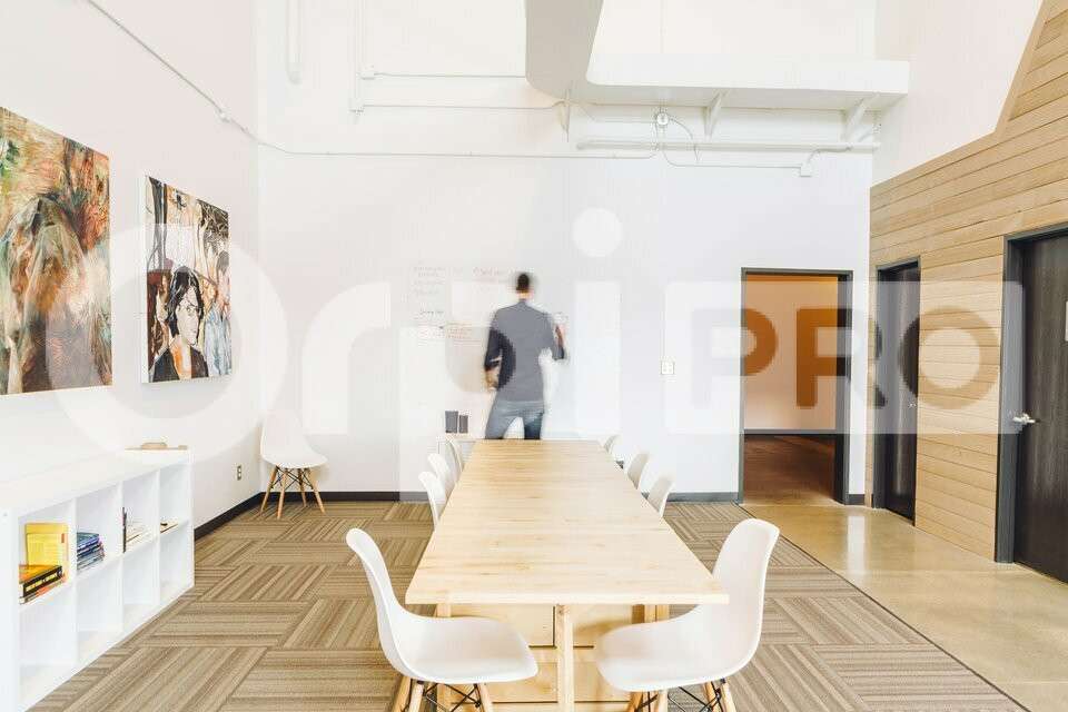 Nouveauté droit au bail local 100m² à Mées