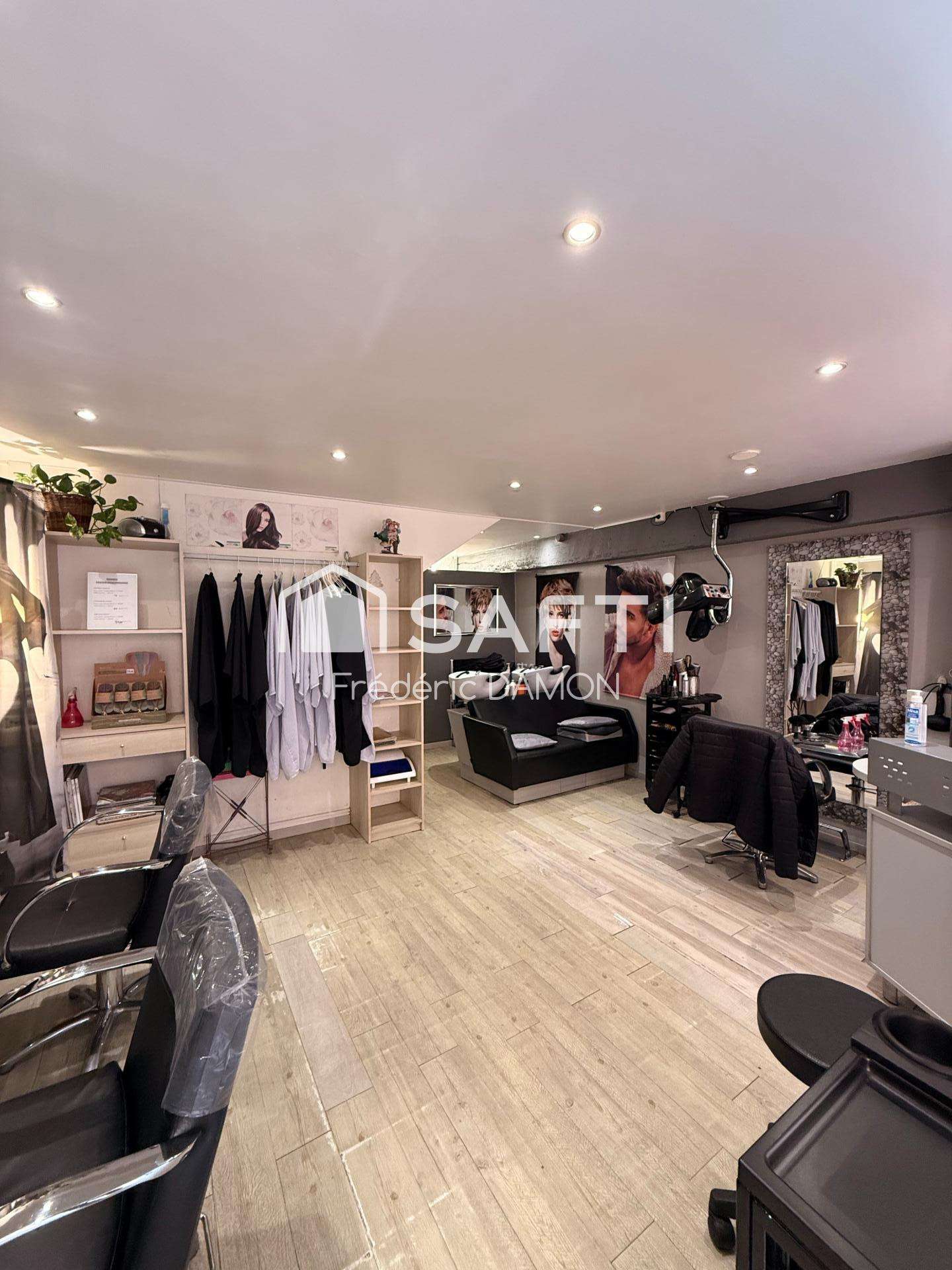 Vente salon de coiffure de 25m² à Bandol centre