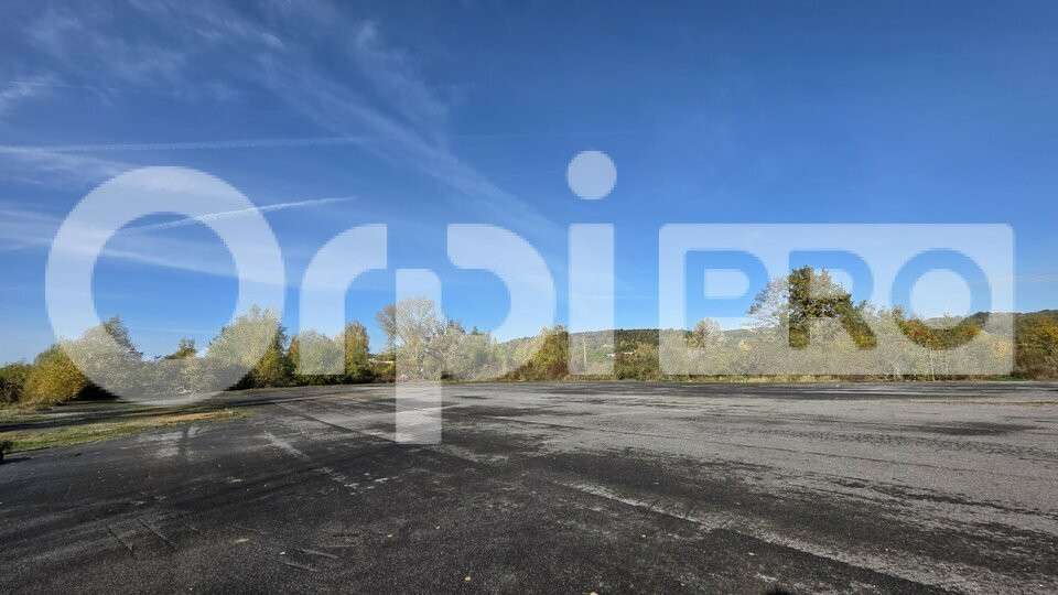 Terrain industriel à vendre au Nord de soissons