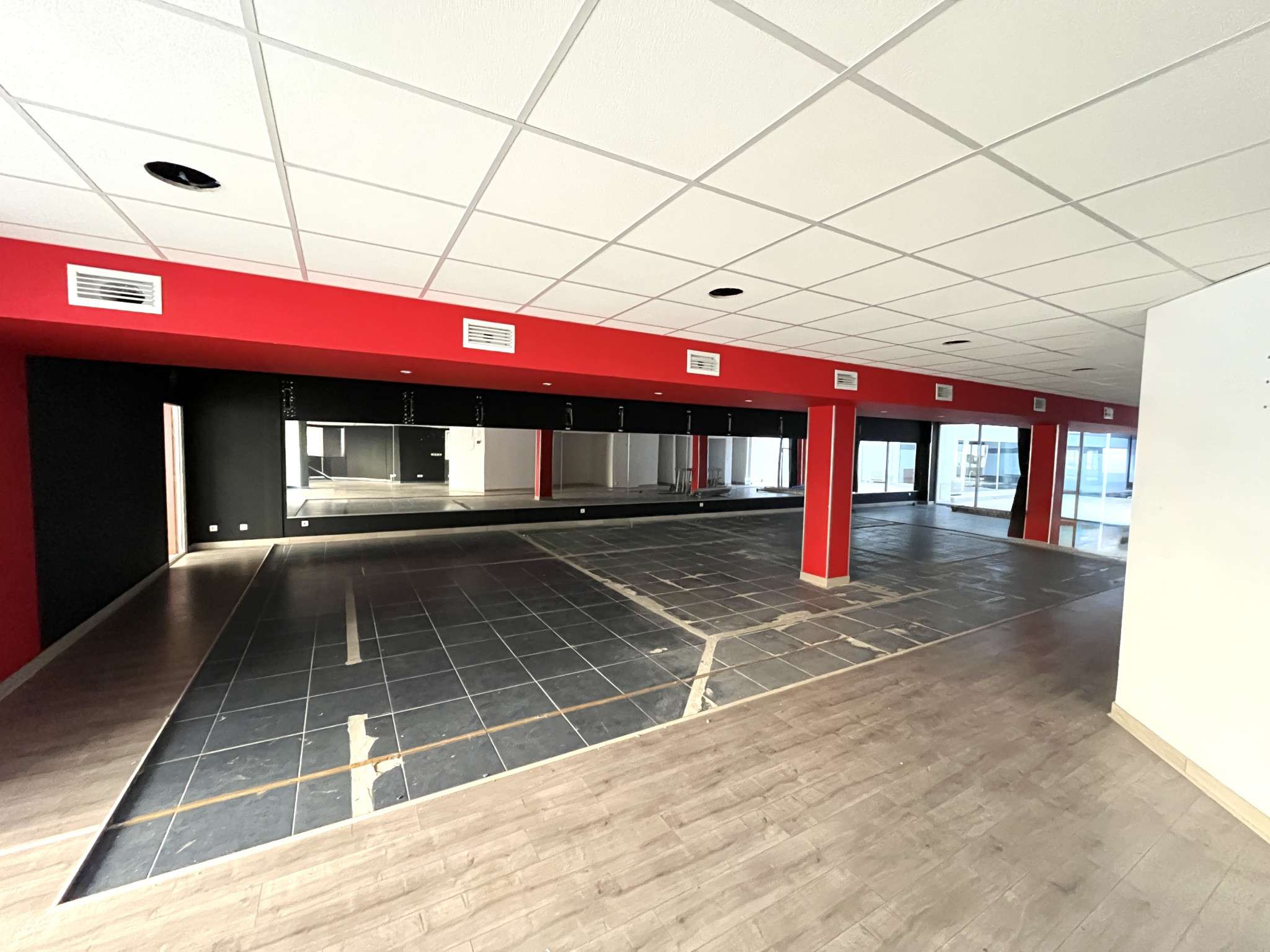Vente local commercial 430m² à Hyères centre