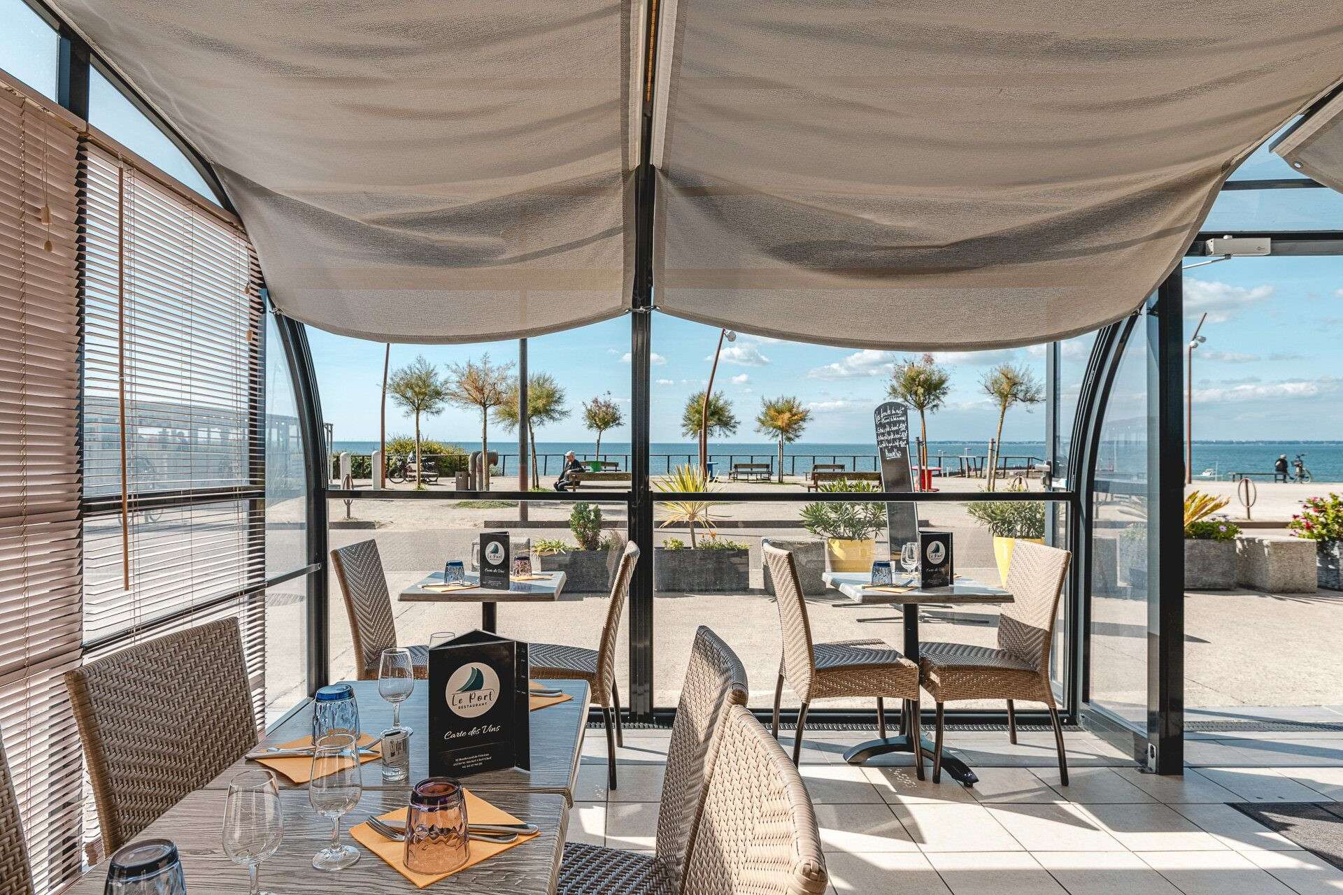 Vente restaurant grande capacité bord de mer 66