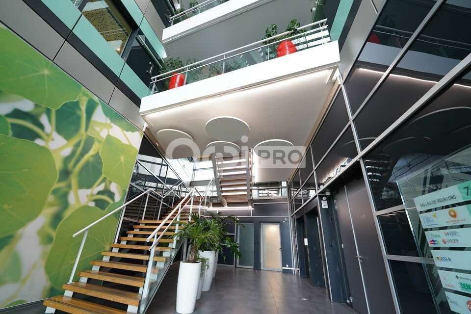 Bureaux de 270.40m² à louer à Vaulx en Velin