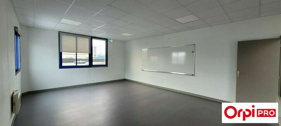 A louer bureaux 478m² Saint-Brieuc emplac. strat.