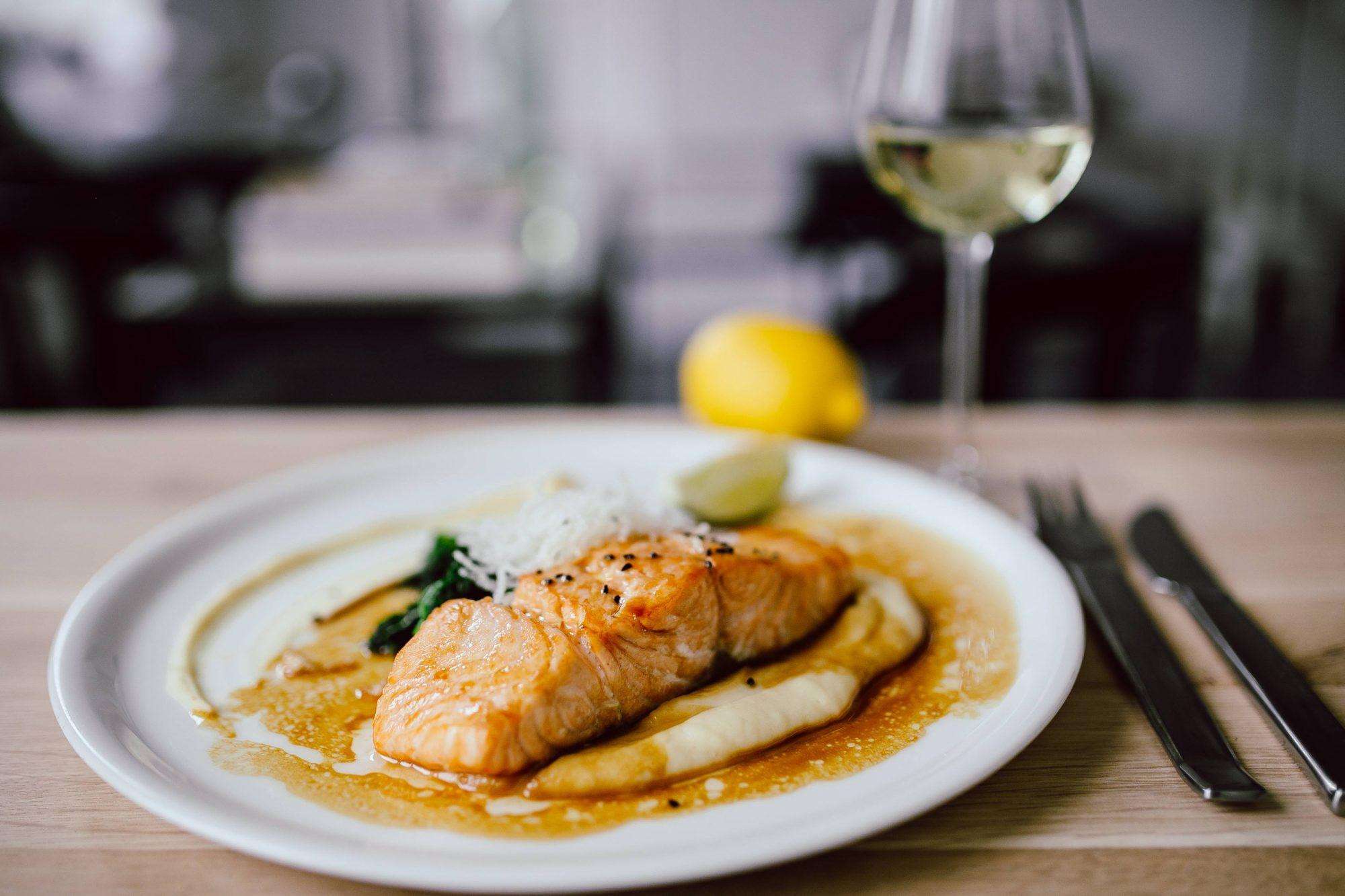 Opportunité rare restaurant avec murs à vendre 73