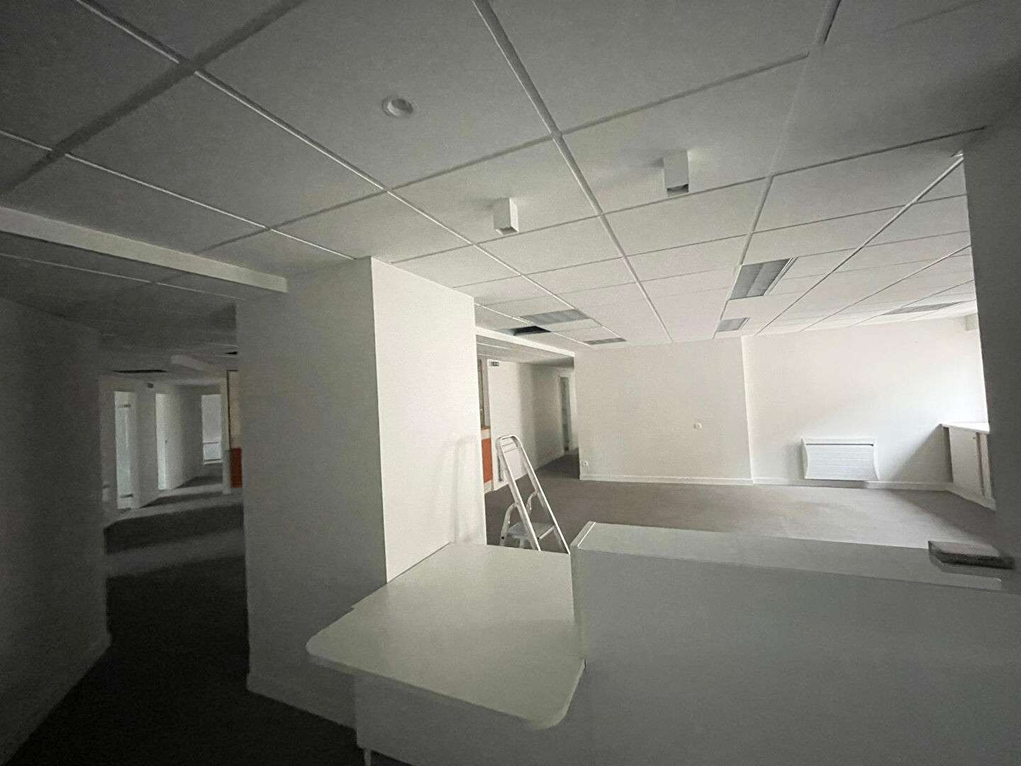 A louer plateau de bureaux 285m² prox gare à Laval