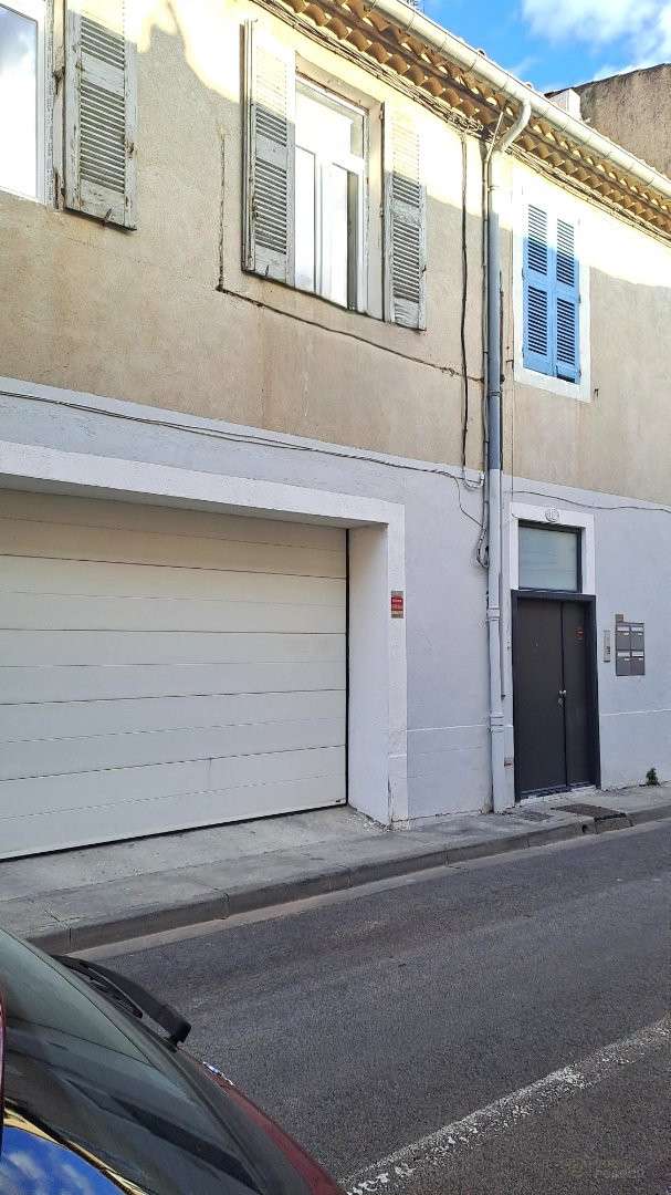 Immeuble en très bon état à vendre à Nîmes