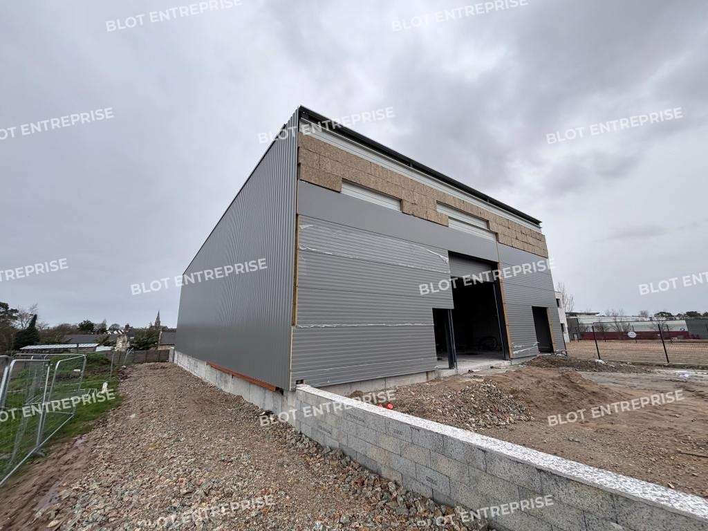 A louer local 468m² à Merlevenez ZAC Les Sources