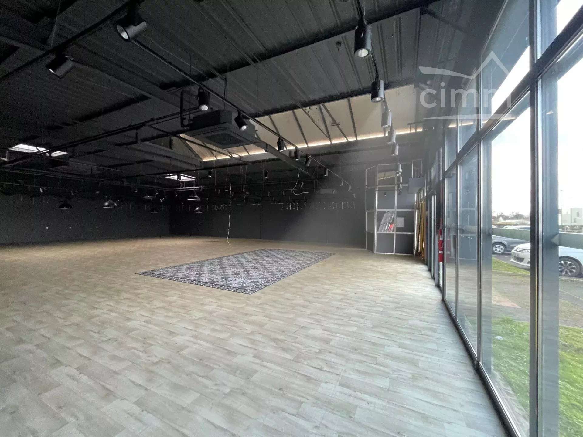 Vente local commercial 480m² refait à neuf à Tours