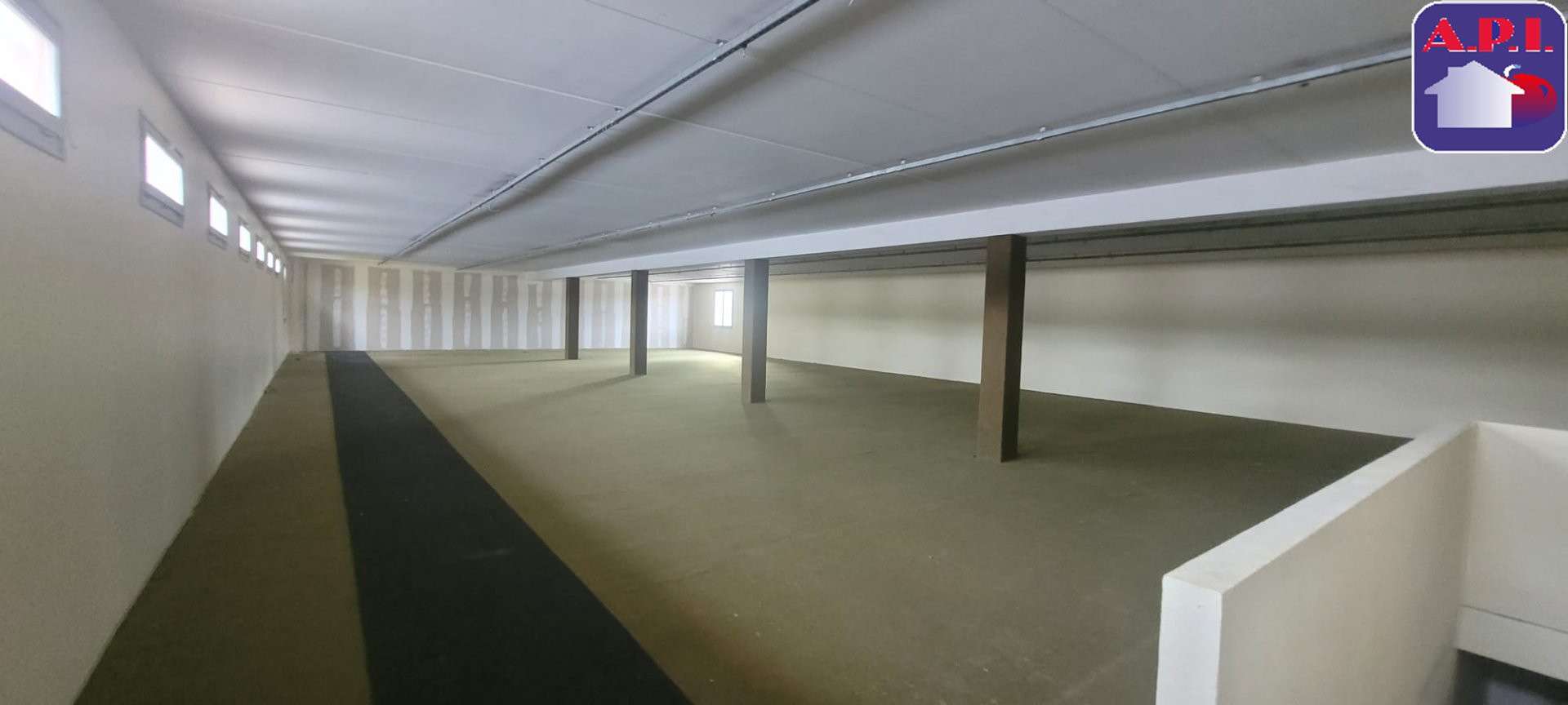 Loue local commercial 338m² à l'entrée de Varilhes