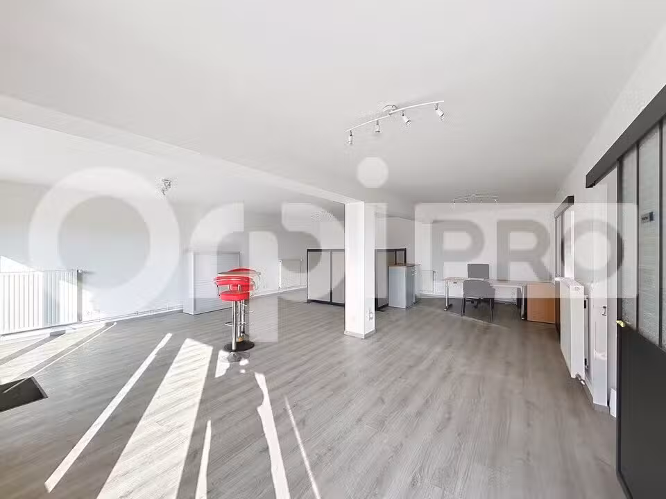 Vente ensemble locaux commerciaux 559m² à Bresles