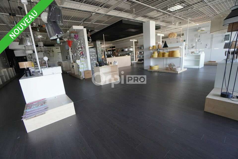 A louer local commercial de 610m² secteur Quetigny