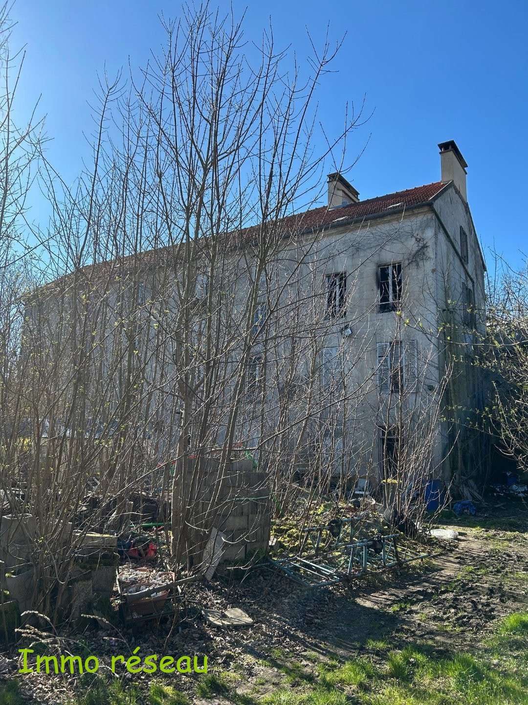 Immeuble sur terrain 3ha à vendre à Coulommiers 