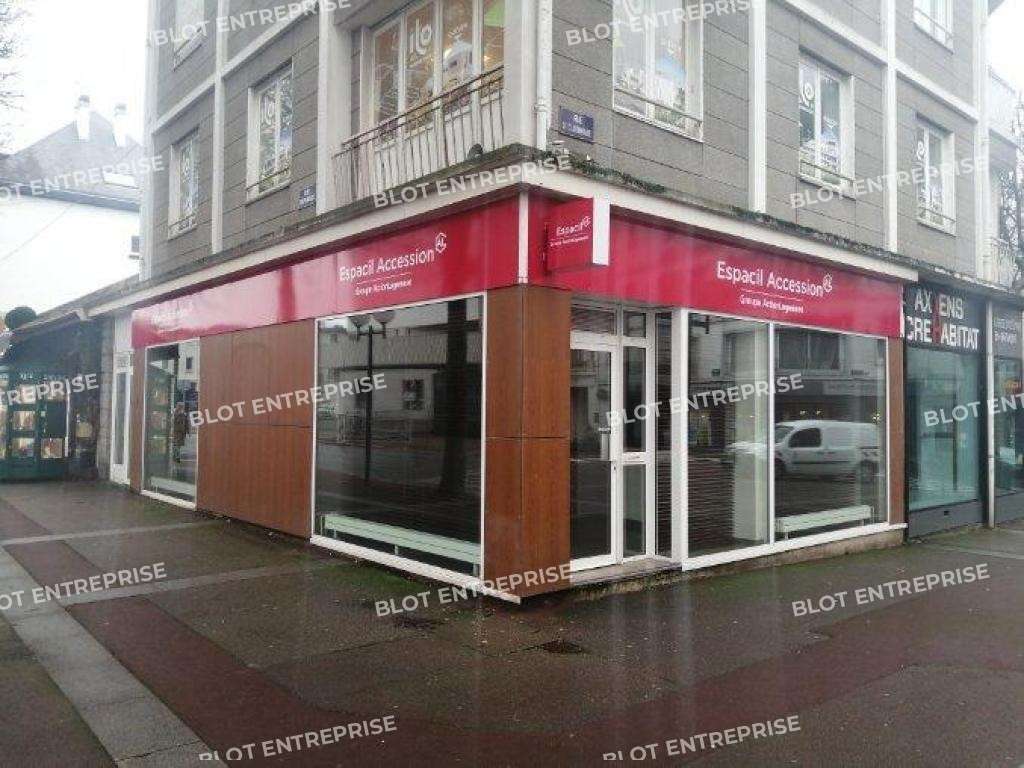 A louer local commercial 140m² axe passant Lorient