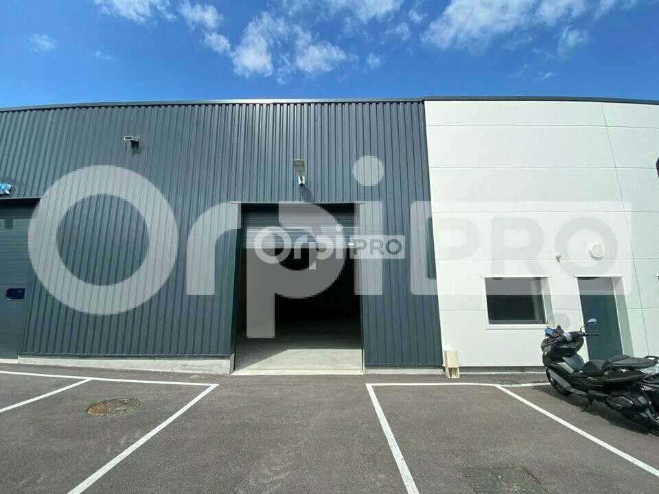 Local d'activité 205m² à louer à Cormontreuil 