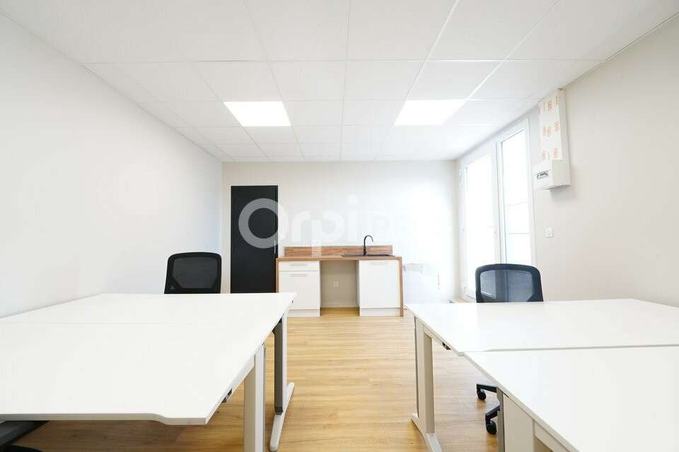 Bureaux à louer 42m² à Vaulx-en-Velin
