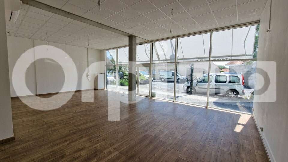 Local commercial 85m² à louer à Bègles