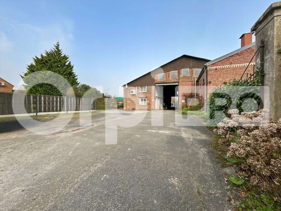 Local d'activité à vendre à 12 kms d'Arras